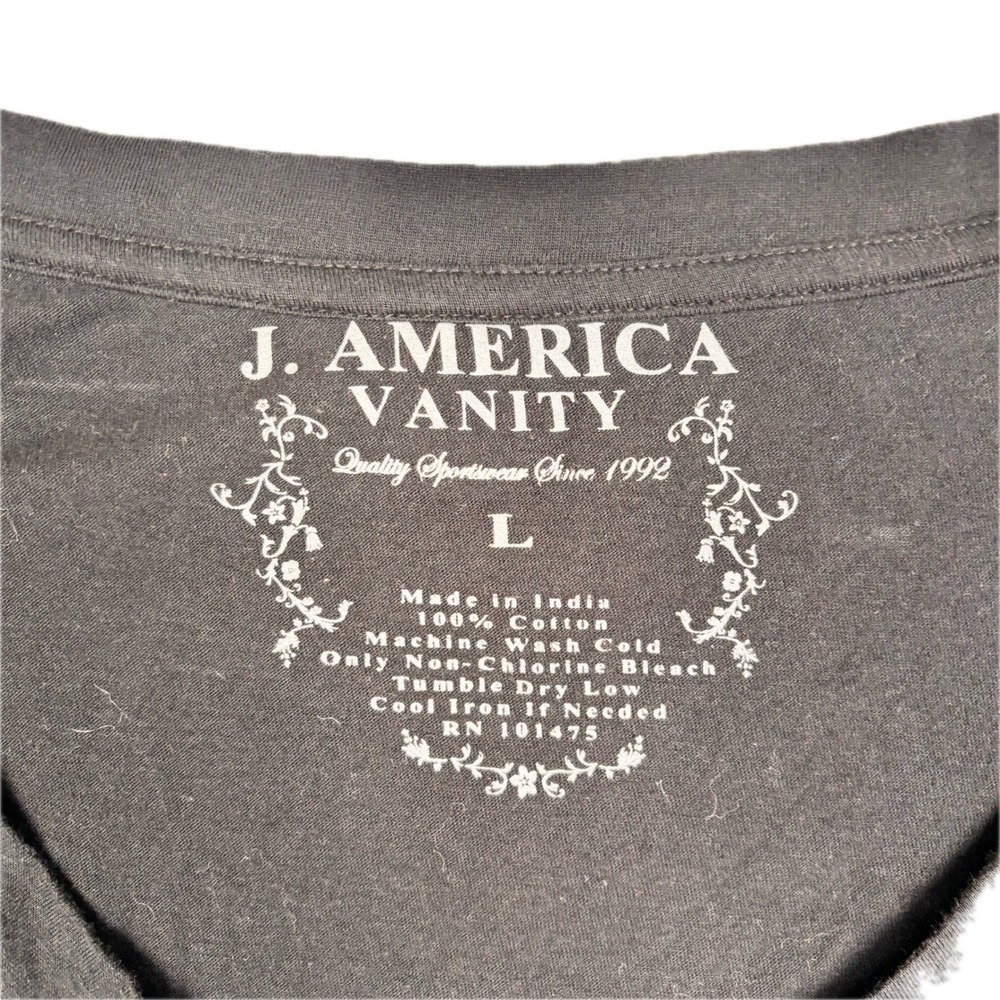 J. America Vanity Deadwood Gulch Gaming Resort V-Neck T-Shirt Black Pink Large - Picture 3 of 5